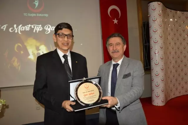 Yılın Doktoru' Son Yolculuğuna Uğurlandı Yılın Doktoru' Son Yolculuğuna Uğurlandı