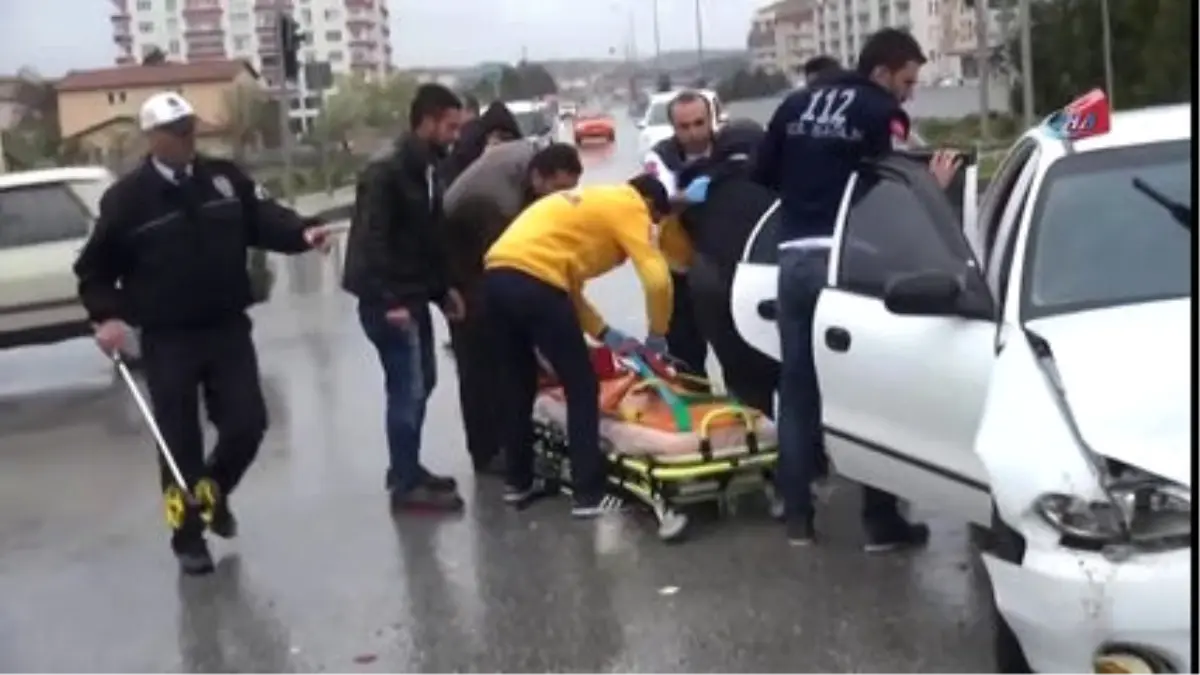 Zincirleme Trafik Kazası: 4 Yaralı