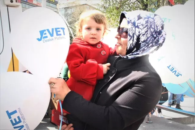 81 Ilde 'Evet Balonları' Uçuruldu 81 Ilde 'Evet Balonları' Uçuruldu