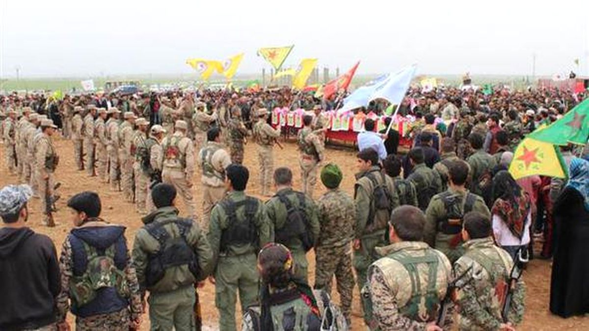 ABD'nin Yanlışlıkla Vurduğu YPG'li Teröristler Gömüldü
