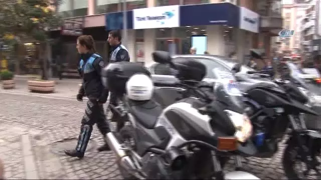 Karı Koca Pistin Tozunu, İşportacıların Nefesini Kesiyorlar Karı Koca Pistin Tozunu, İşportacıların Nefesini Kesiyorlar