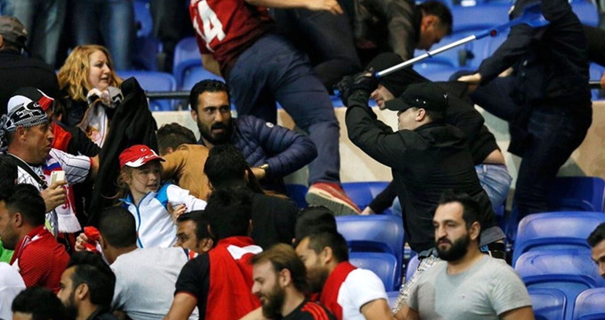 Lyon - Beşiktaş Karşılaşmasında 7 Taraftar Yaralandı