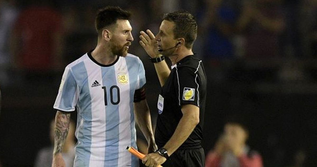 Yardımcı Hakemin Annesine Küfür Eden Messi, FIFA'ya Savunma Yapacak