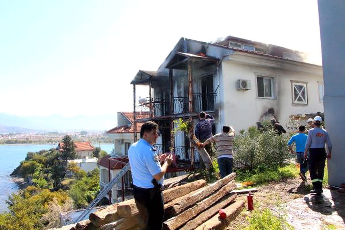 Muğla'daki Şövalye Adası'nda, 2.5 Milyon'luk Villa Kül Oldu