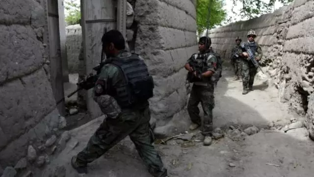 Afganistan: ABD Yaklaşık 10 Tonluk Bomba ile 36 Işid'liyi Öldürdü Afganistan: ABD Yaklaşık 10 Tonluk Bomba ile 36 Işid'liyi Öldürdü