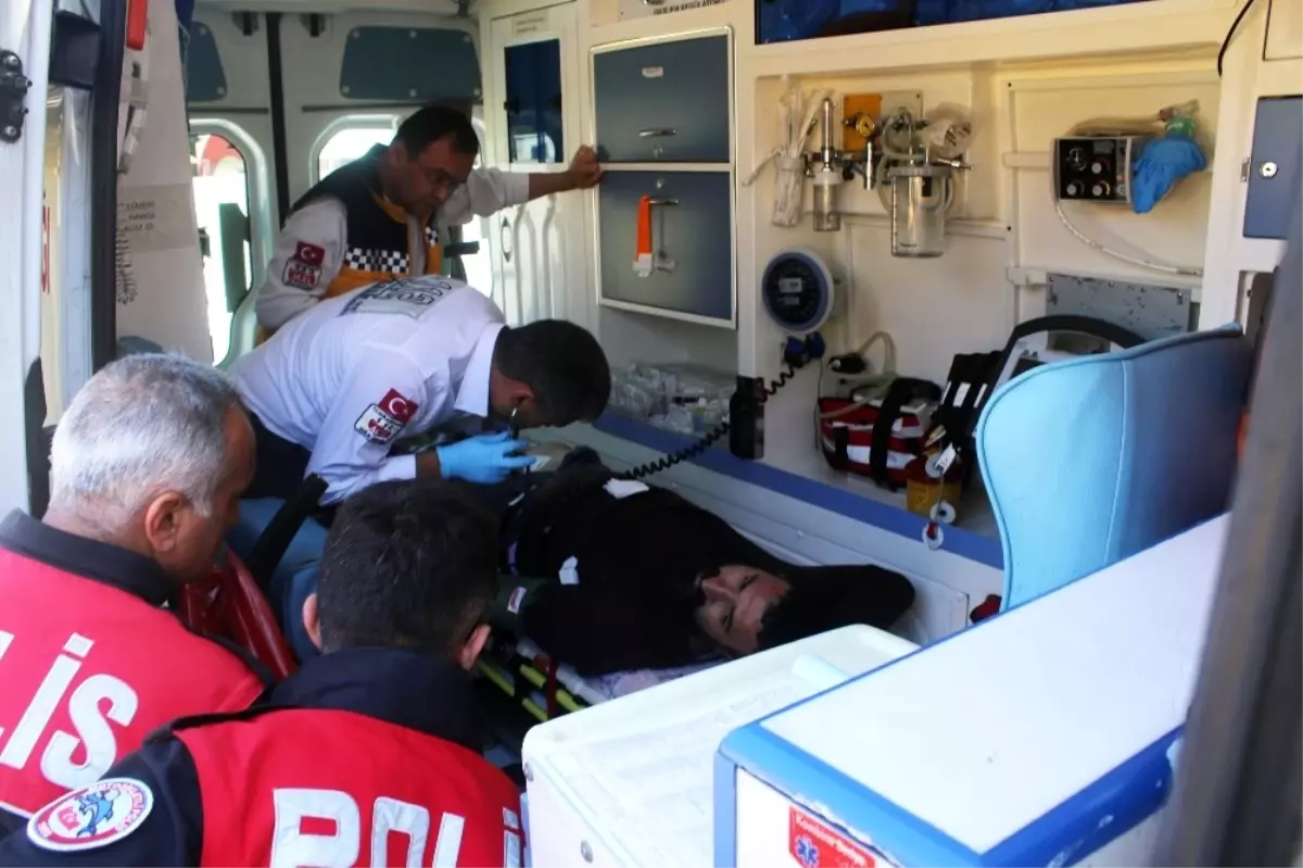 Antalya'da Hatalı Araba Park Etme Kavgası: 1 Yaralı