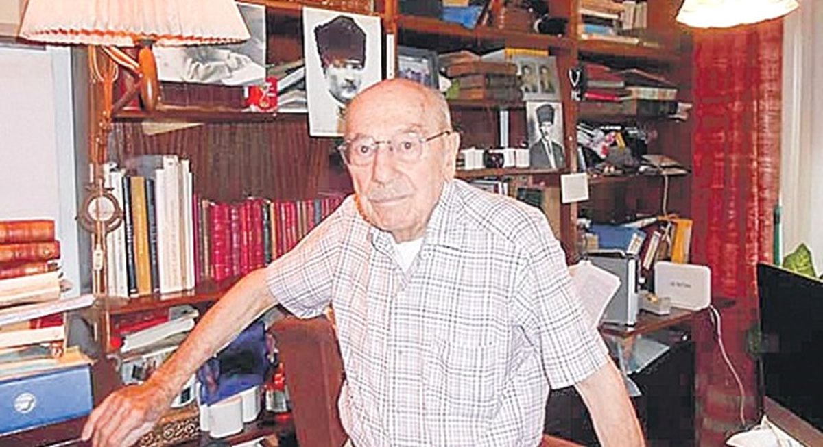 Asırlık Çınar' Cahit Kayra Bu Kez Roman Yazdı