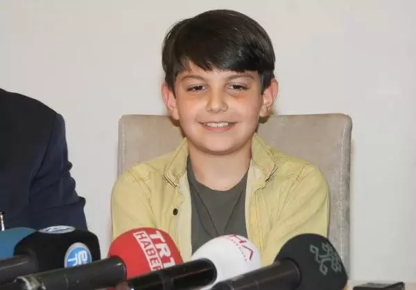 Bakan Avcı, 'Piyano Dahisi' Mert'i Kutladı