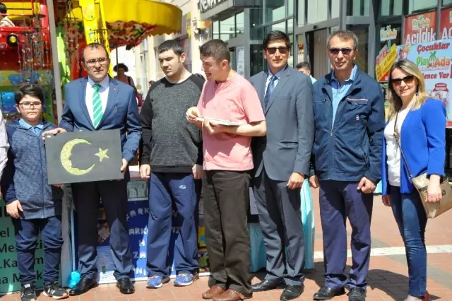 Edirne'de Otizm Farkındalık Sergisi Açıldı