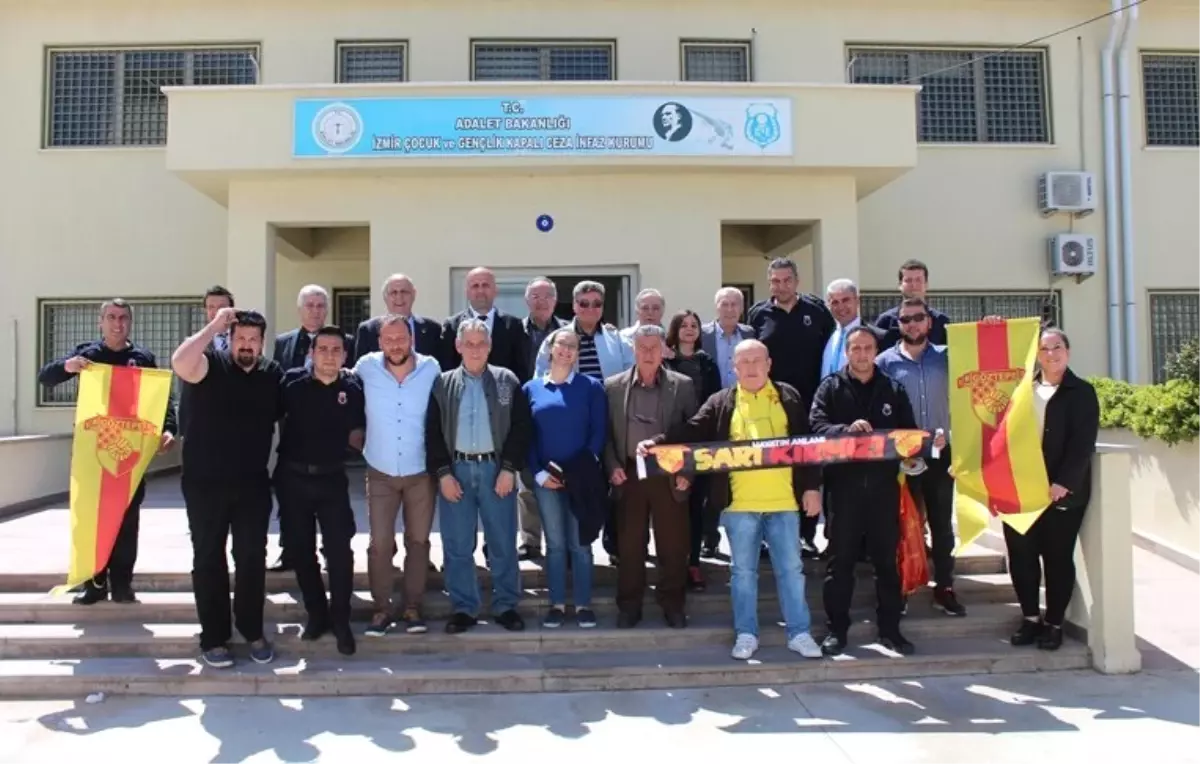 Göztepe'nin Efsaneleri 'Umuda Elini Uzat' Dedi