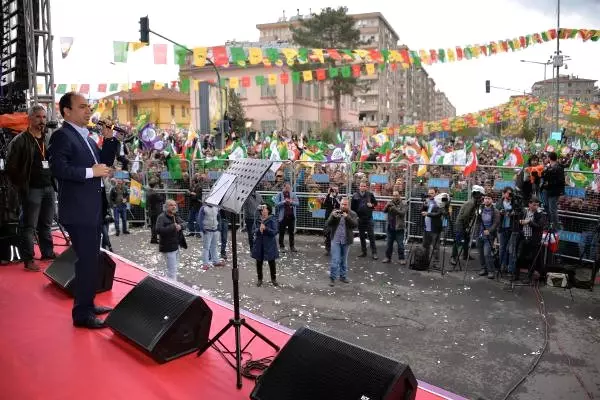 Hdp'li Buldan: AKP'yi İktidar Yapan Kürtler, Yarın İktidardan Düşürecek Hdp'li Buldan: AKP'yi İktidar Yapan Kürtler, Yarın İktidardan Düşürecek