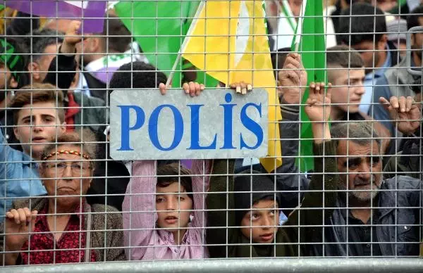 Hdp'li Buldan: AKP'yi İktidar Yapan Kürtler, Yarın İktidardan Düşürecek Hdp'li Buldan: AKP'yi İktidar Yapan Kürtler, Yarın İktidardan Düşürecek