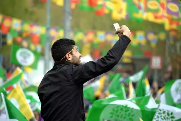 Hdp'li Buldan: AKP'yi İktidar Yapan Kürtler, Yarın İktidardan Düşürecek Hdp'li Buldan: AKP'yi İktidar Yapan Kürtler, Yarın İktidardan Düşürecek