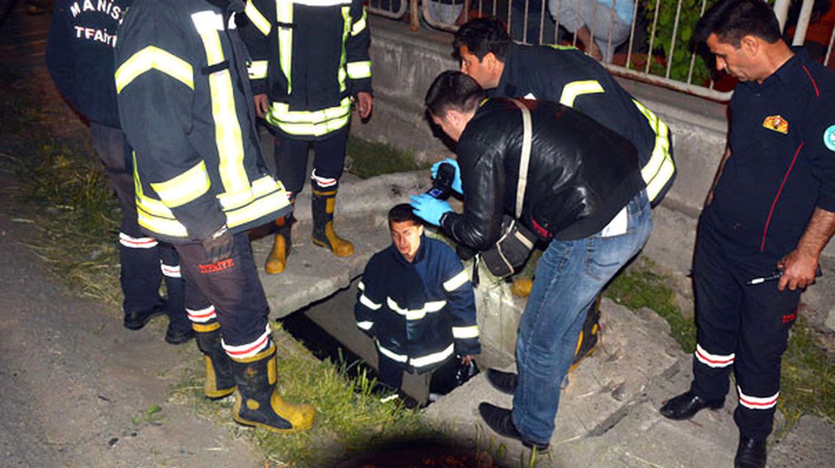 Otomobilin Çarpmasıyla Kanalizasyona Düşen Adam, Hayatını Kaybetti