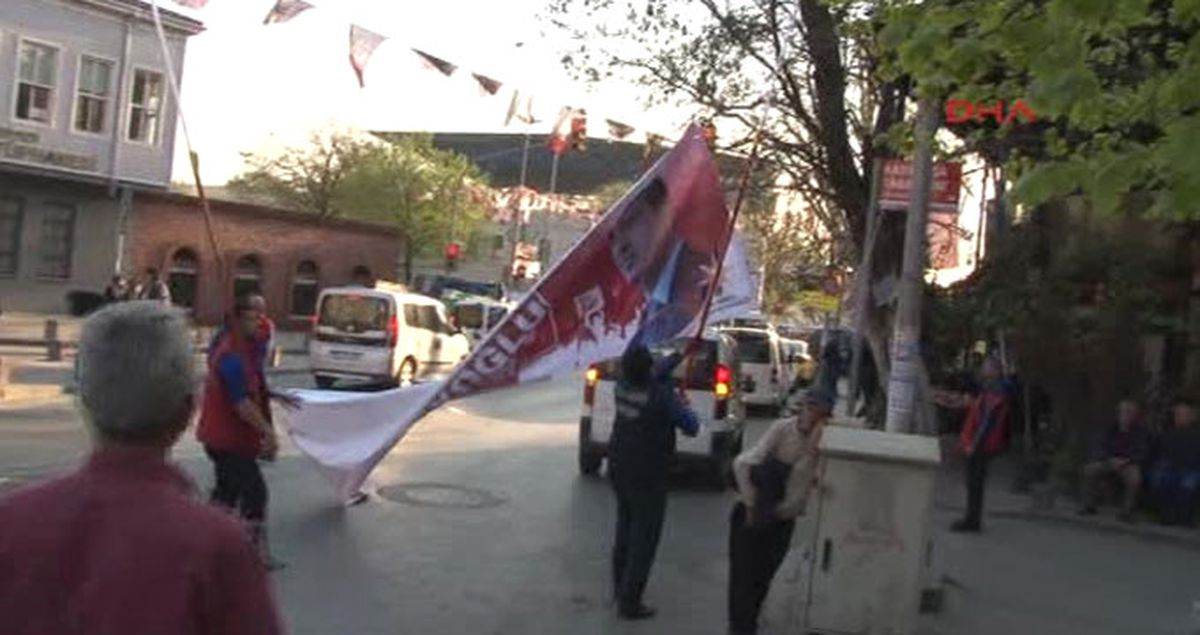 Referandum Pankart ve Afişleri Toplanmaya Başladı