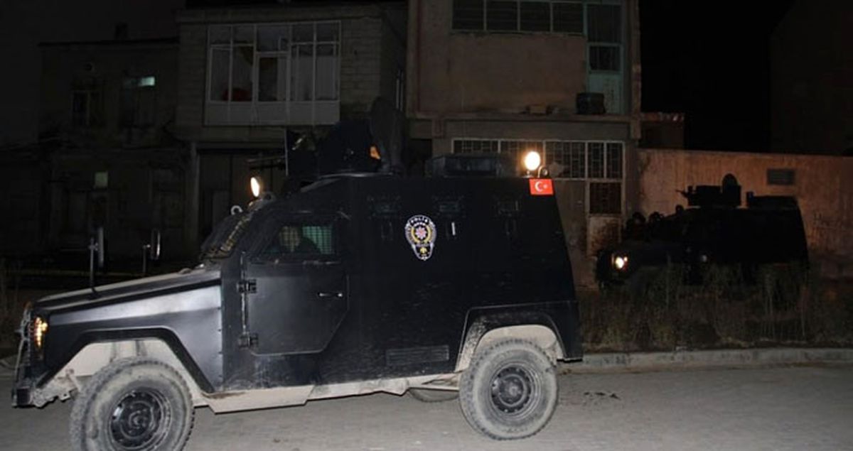 AK Parti Muradiye İlçe Başkanı'na Silahlı Saldırı: Yeğeni Şehit Oldu