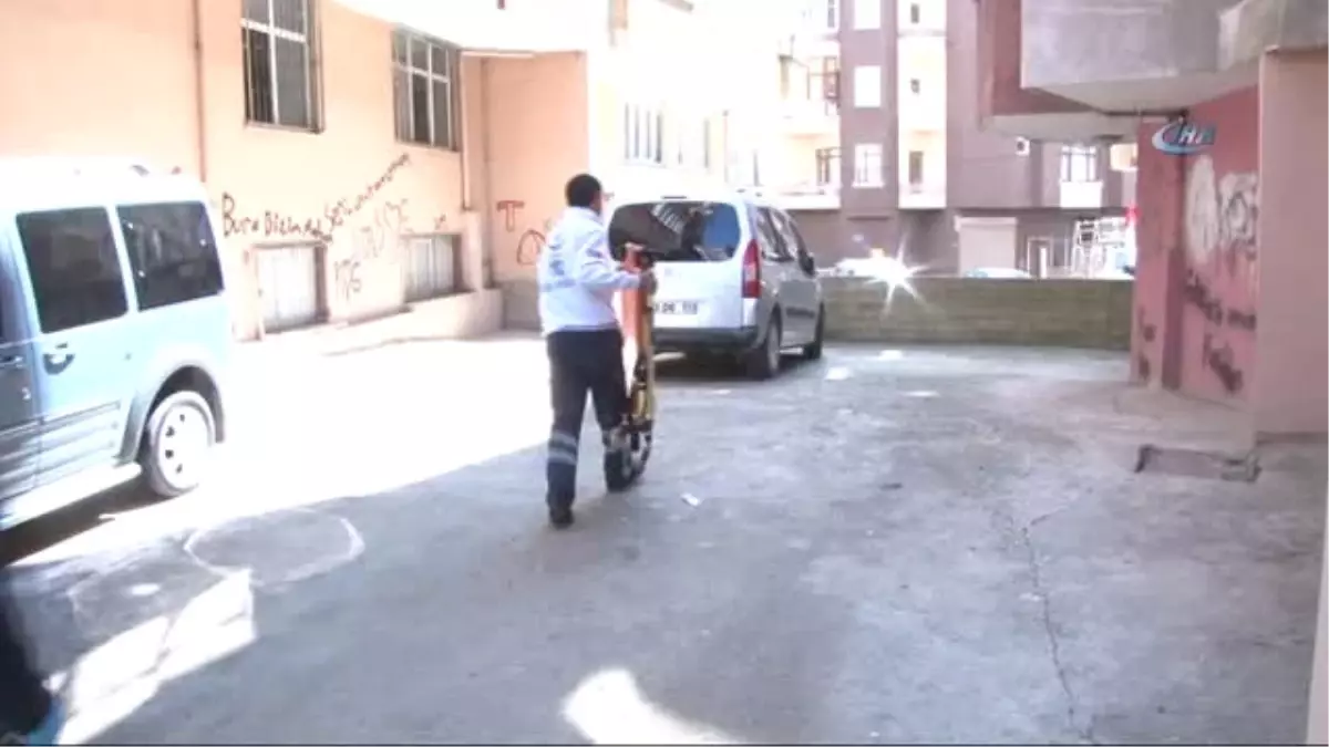 Bacağı Kırılan Şahıs Oy Kullanmaya Ambulansla Geldi