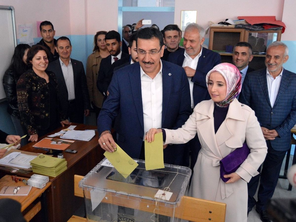 Bakan Tüfenkci'nin Oy Kullandığı Sandıktan 'Evet' Çıktı
