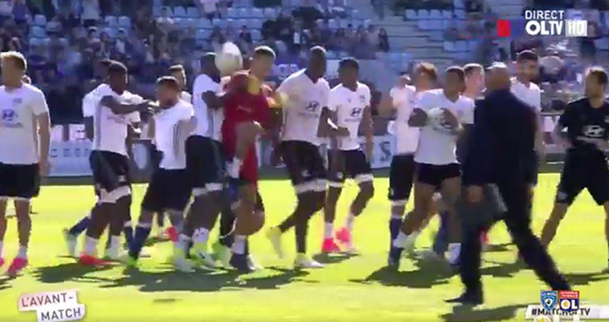 Bastia'lı Seyirciler Sahaya Girerek Lyon'lu Oyunculara Saldırdı