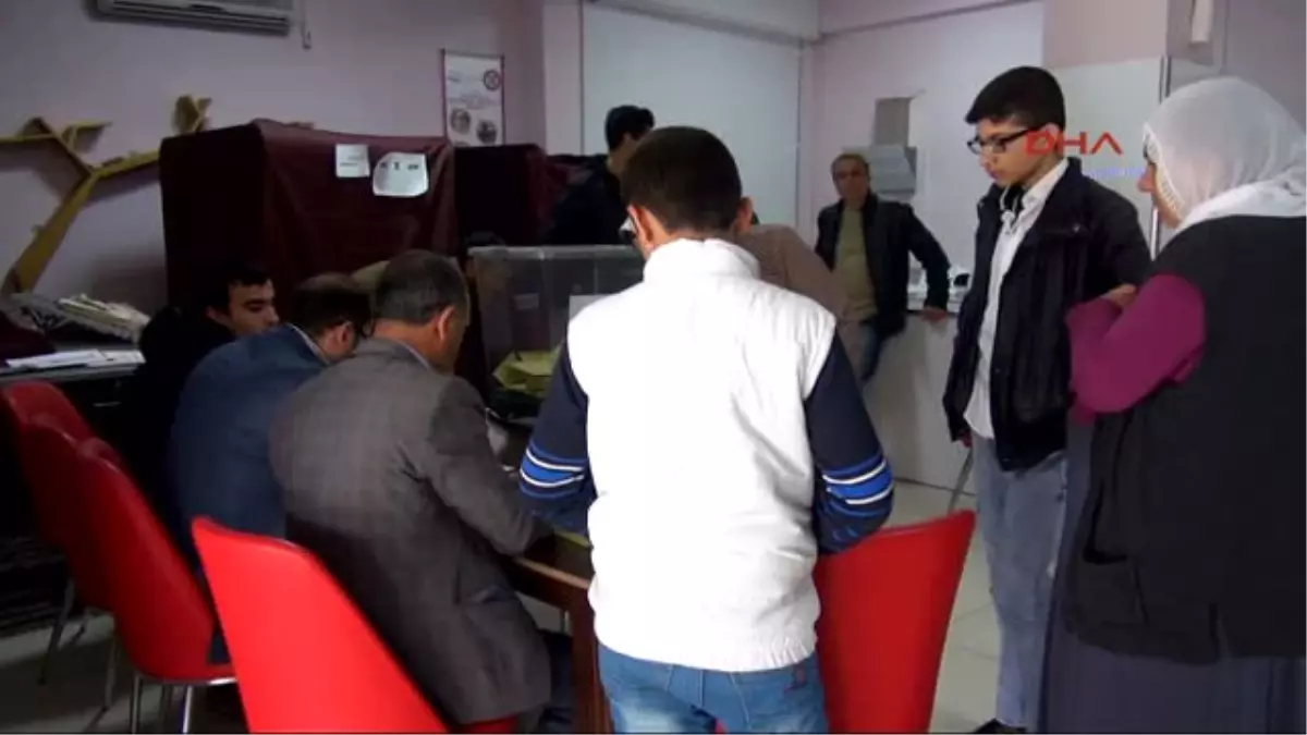 Diyarbakır Sur'un 6 Mahallesindeki Seçmenler Başka Yerde Oy Kullandı.