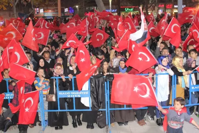 Elazığ 'Evet'i Kutladı Elazığ 'Evet'i Kutladı