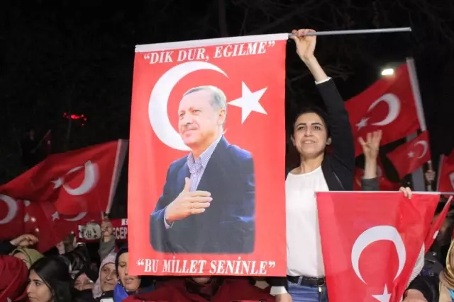 Elazığ 'Evet'i Kutladı Elazığ 'Evet'i Kutladı