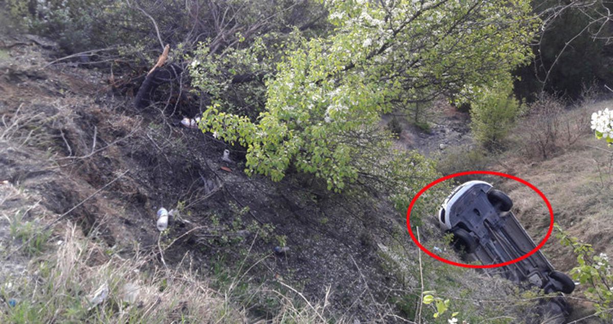 Kontrolden Çıkan Otomobil, 15 Metrelik Uçuruma Yuvarlandı: 6 Yaralı