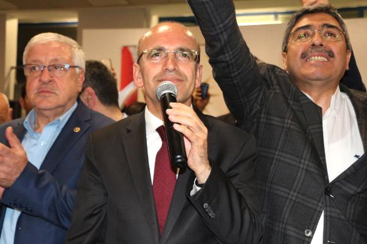 Mehmet Şimşek'ten 'Referandum' Yorumu: Milletimize Hizmete Devam Edeceğiz