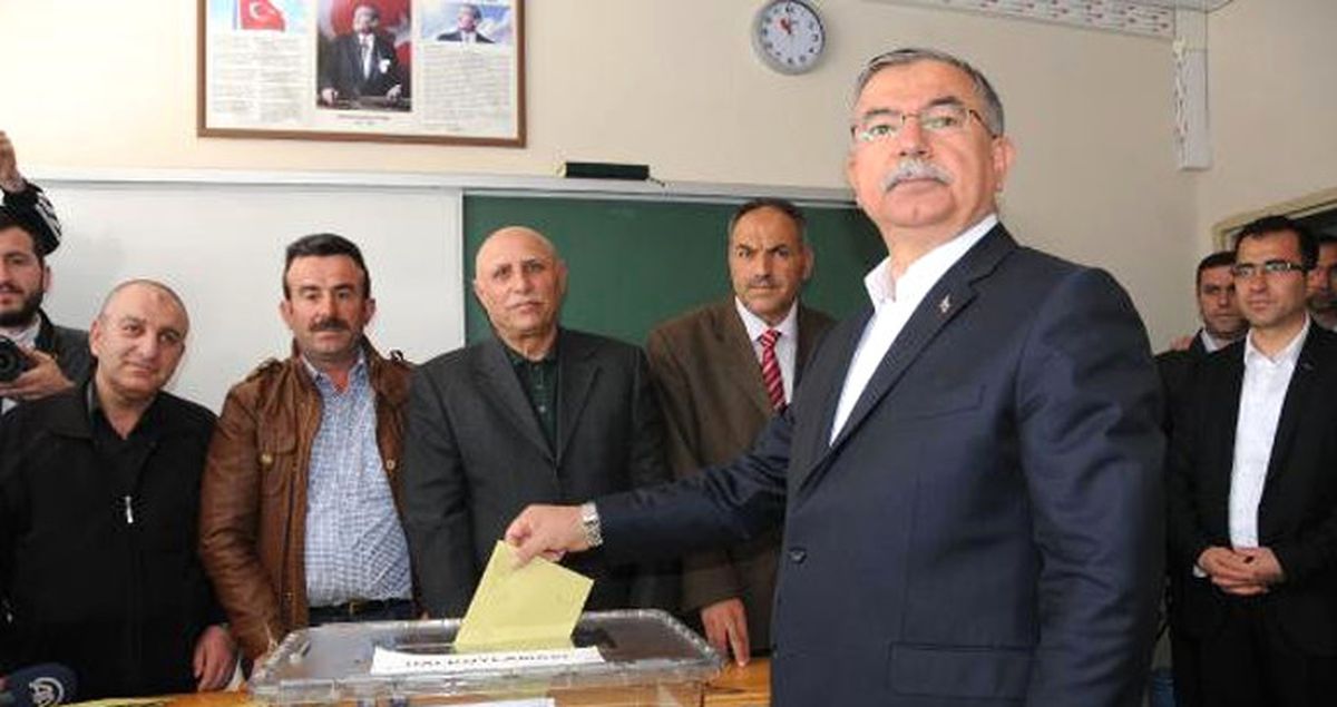 Milli Eğitim Bakanı Yılmaz'ın Sandığından 'Evet' Çıktı