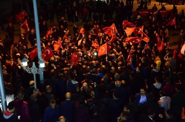 Muş'ta Referandum Kutlaması Muş'ta Referandum Kutlaması
