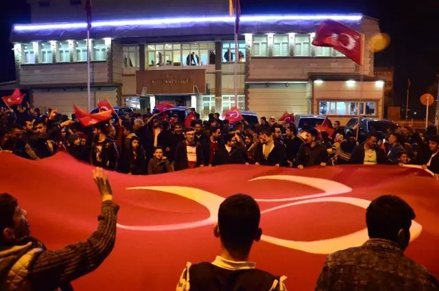 Muş'ta Referandum Kutlaması Muş'ta Referandum Kutlaması