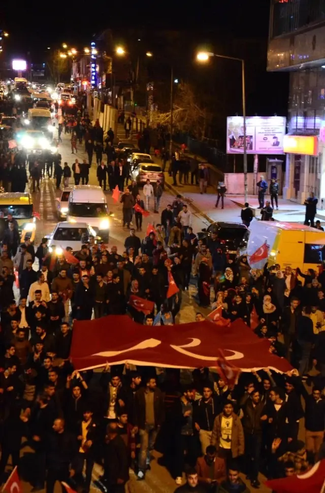 Muş'ta Referandum Kutlaması Muş'ta Referandum Kutlaması