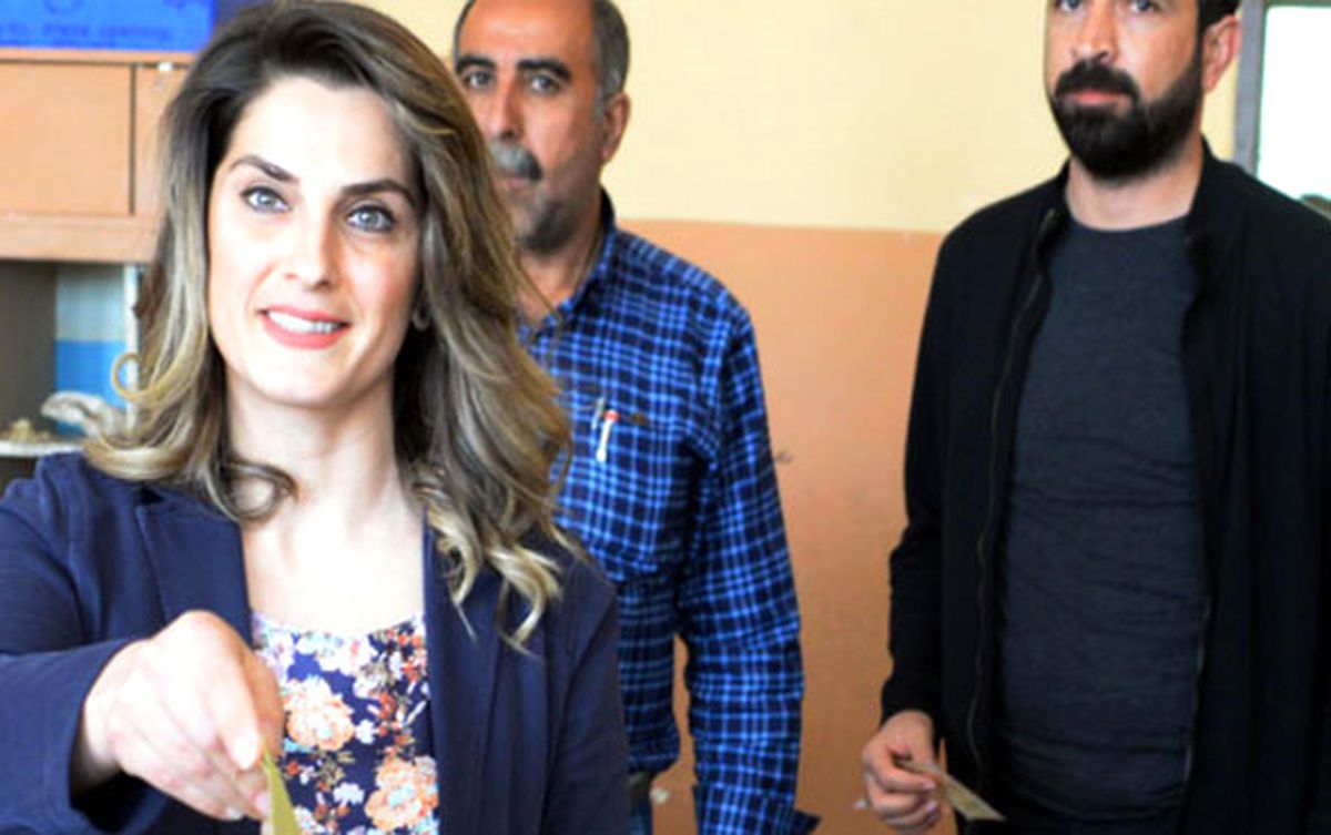 Tek Başına Oy Kullanan Demirtaş'ın Eşi Mesaj Verdi: Mücadeleye Devam