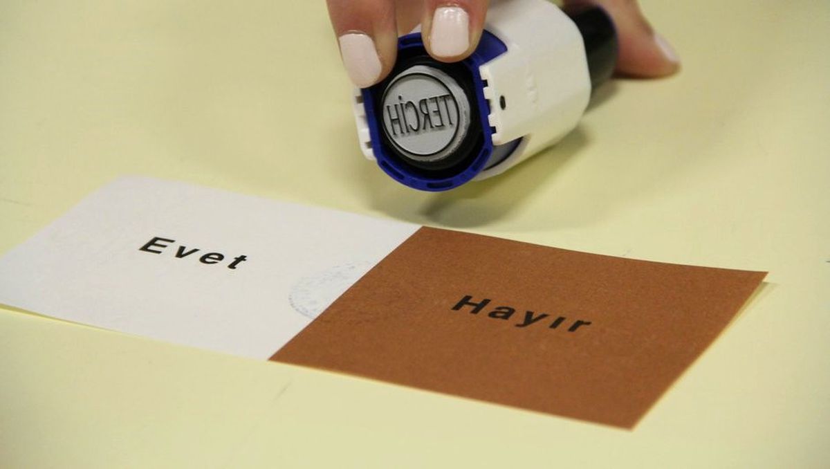YSK'dan Açıklama: 'Evet' Mührü İle Kullanılan Oylar Geçerli Sayılacak
