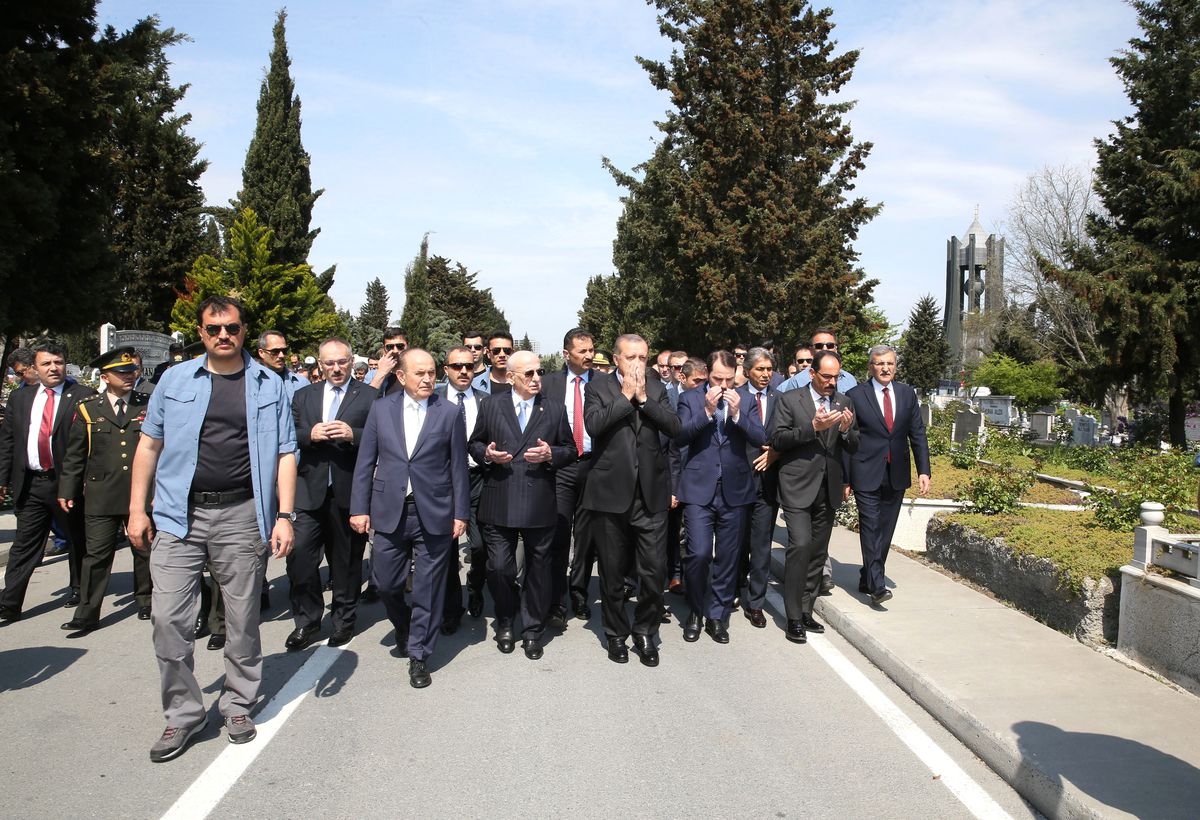 Adnan Menderes'in Kabrini Ziyaret Eden Erdoğan, Anıtların Yenilenmesi Talimatı Verdi