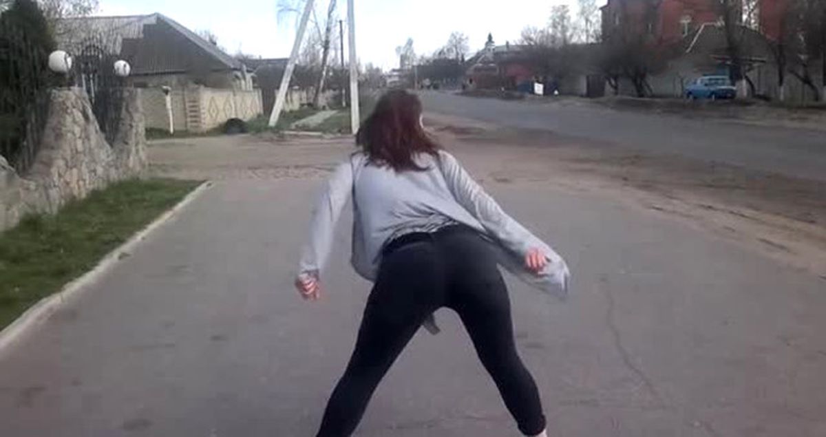 Genç Kızın 'Twerk' Dansını Motosiklet Sürücüsünün Ölümüne Neden Olacaktı