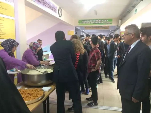 Lise Öğrencilerine 'Hz. Peygamber ve Güven Toplumu' Konulu Konferans Verildi