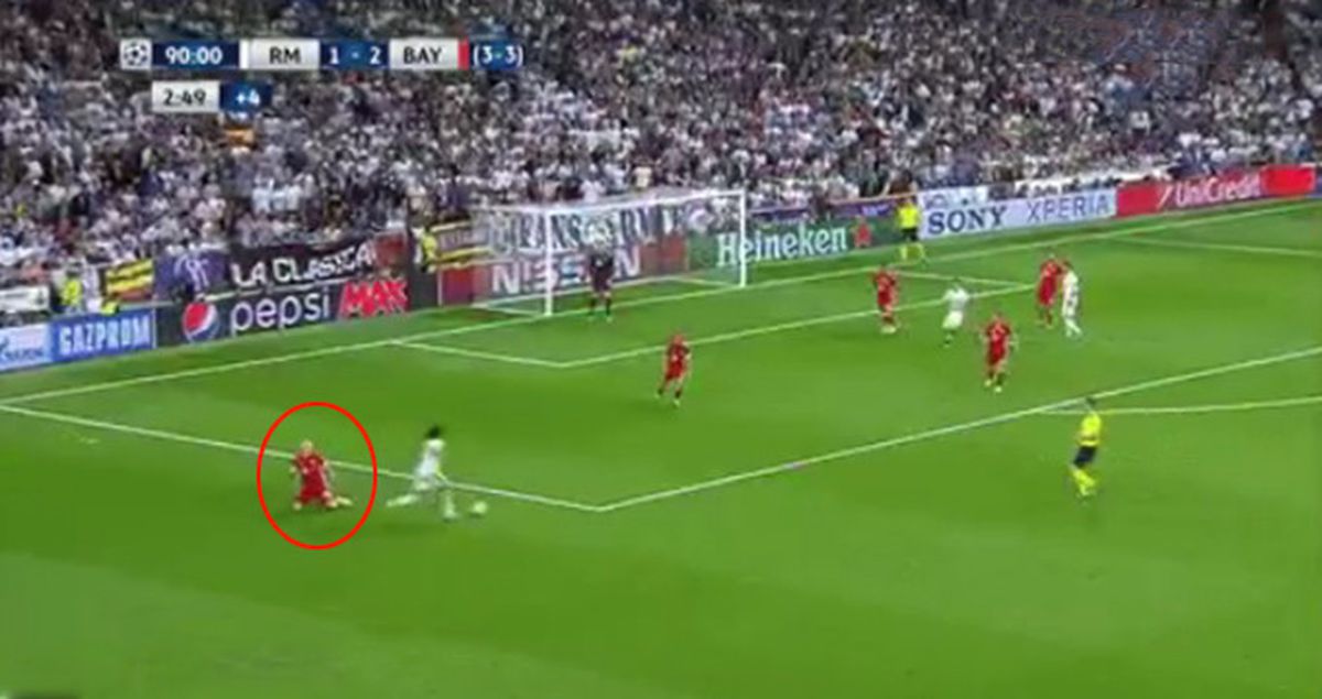 Marcelo, Robben'e Attığı Çalımla Resmen Diz Çöktürdü