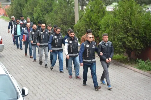 Fetö'den 7'si Rütbeli Asker 8 Kişi Tutuklandı