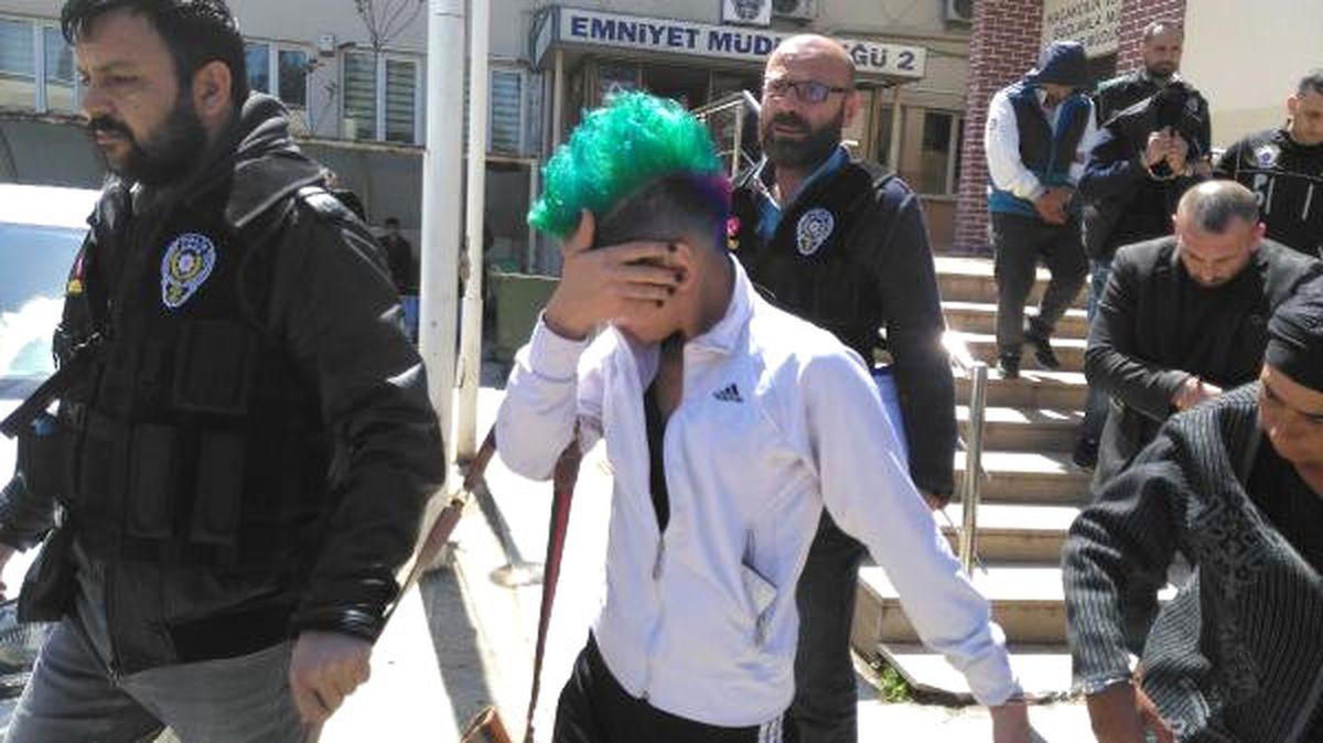 Bursa'nın Baş Belası 'Yeşil Saçlı Torbacı'ya Baskın