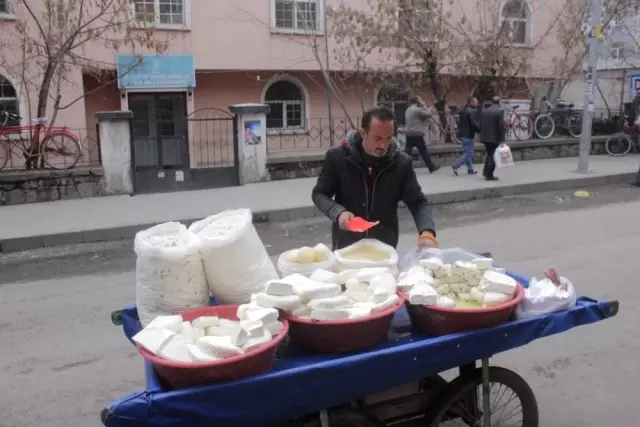 Ağrı'da 25 Yıldır Peynircilik Yapıyor