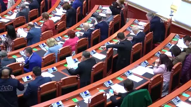 Arnavutluk'ta Adaysız Cumhurbaşkanlığı Seçimi