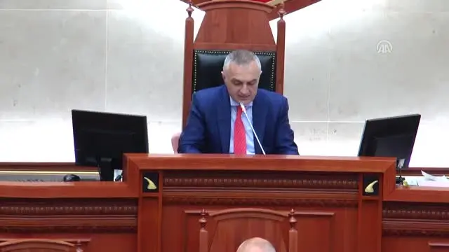 Arnavutluk'ta Adaysız Cumhurbaşkanlığı Seçimi