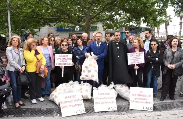 CHP'nin, Konak Meydanı'na At Getirmesine Polis İzin Vermedi