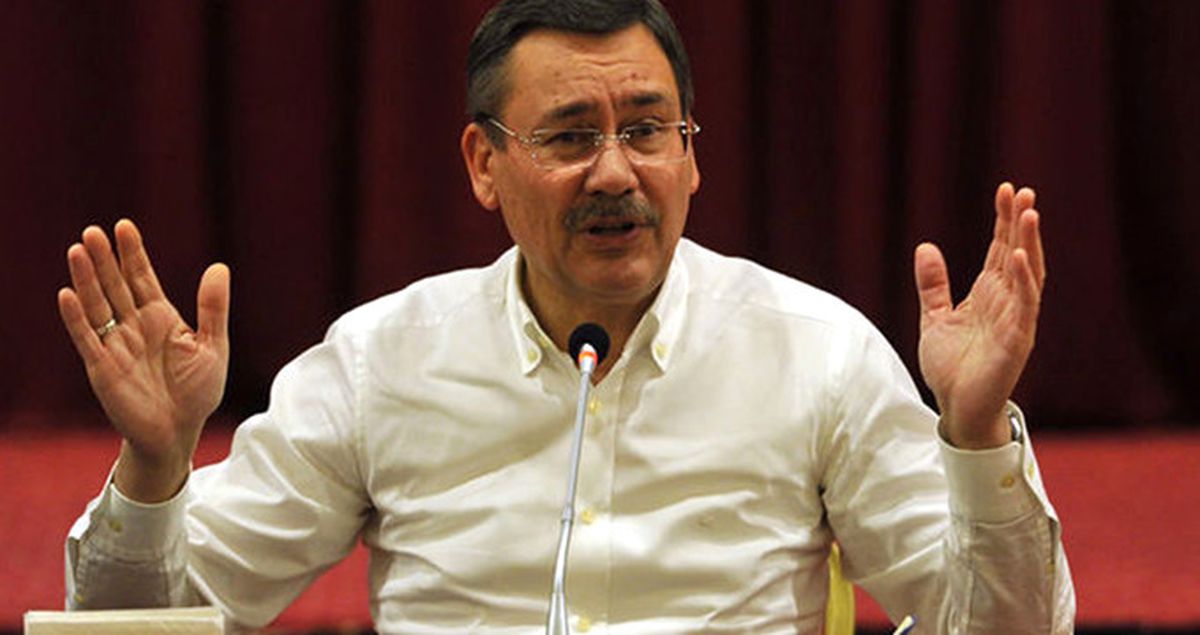 Gökçek'ten Takipçisine Sert Tepki: Gezi Zekalı Laf Olsun Diye Yazma Ayıp!