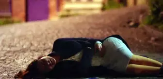 Cansel Elçin: Silikonları Patlayınca Sinir Krizi Geçiren Ece Uslu'nun Dizisi Final Yapıyor Cansel Elçin: Silikonları Patlayınca Sinir Krizi Geçiren Ece Uslu'nun Dizisi Final Yapıyor