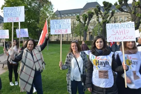 Strasbourg'da Referandum Protestosu