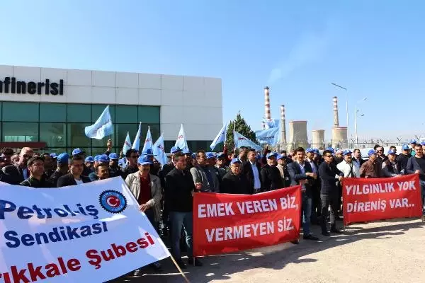 Tüpraş'ta İşçi Eylemi Tüpraş'ta İşçi Eylemi