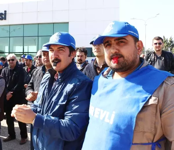 Tüpraş'ta İşçi Eylemi Tüpraş'ta İşçi Eylemi