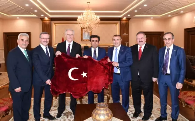 Vali Güzeloğlu'na Osbük'ten Ziyaret